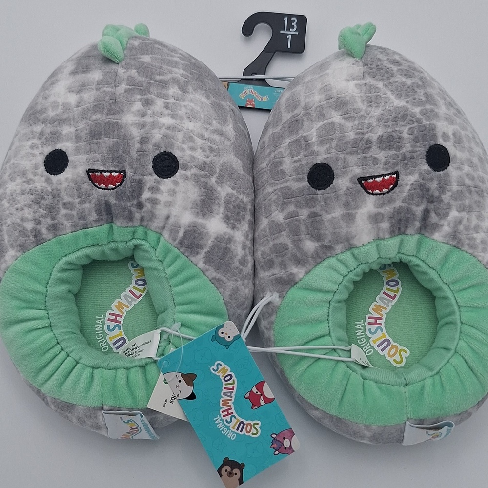 Squishmallows Gray and Green Slippers Kids Size 13/1 NEW